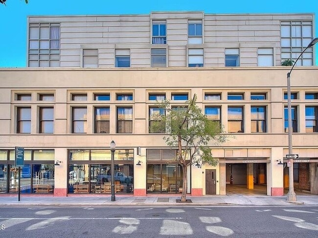 Building Photo - 35 N Raymond Ave