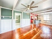 Photo - 260 Woodman St