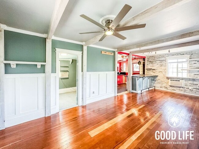 Photo - 260 Woodman St