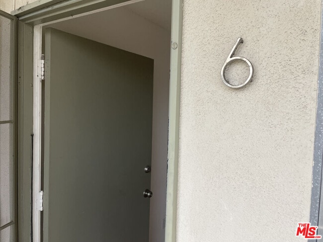 Photo - 1150 N Commonwealth Ave Unit #6