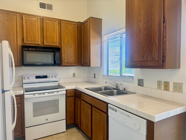 Photo - 4576 Hawley Blvd