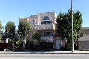 Looking at the complex - 670 Ximeno Ave Apartments Unit 670 Ximeno # 102