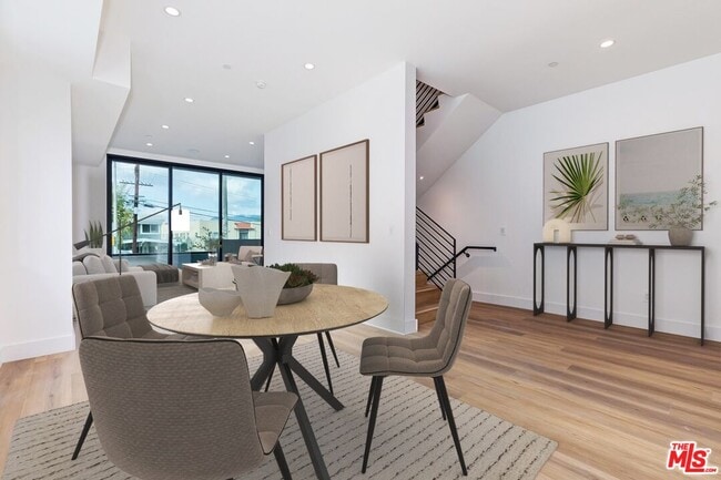 Photo - 1436 Edgecliffe Dr Unit 102