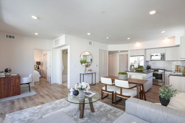 Photo - 740 S Ridgeley Dr Unit 101