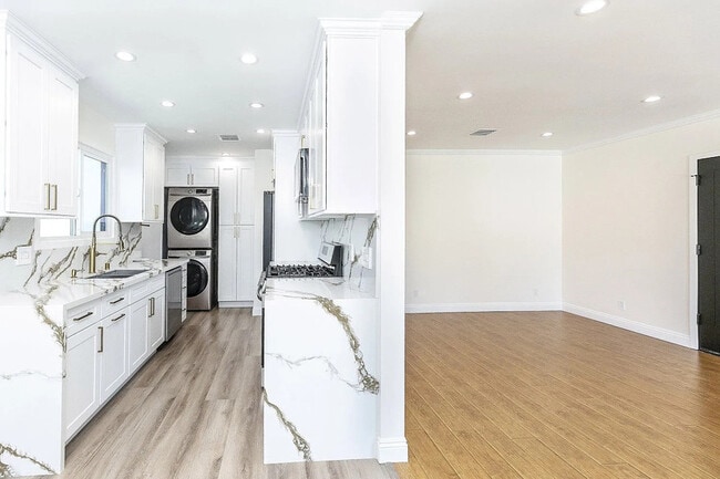 Photo - 826 Highland Ave