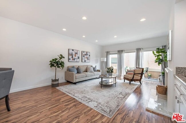 Photo - 5139 Balboa Blvd Unit 203