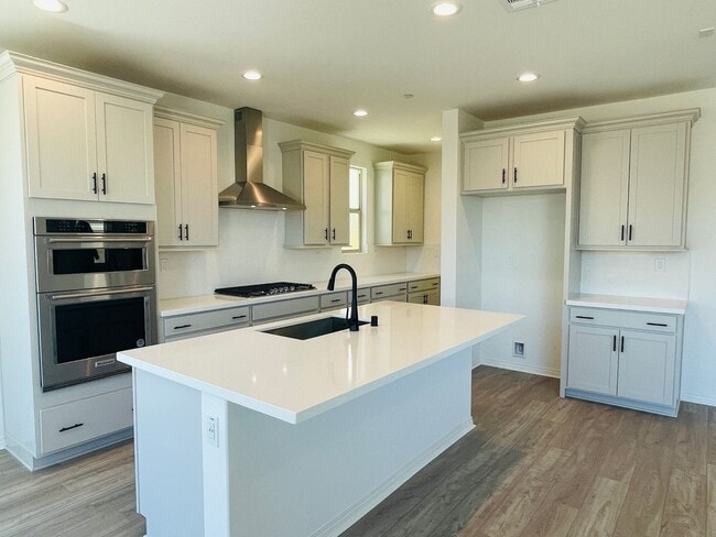 Photo - Located in the highly sought-after master-planned community of The Preserve at Chino, this modern...