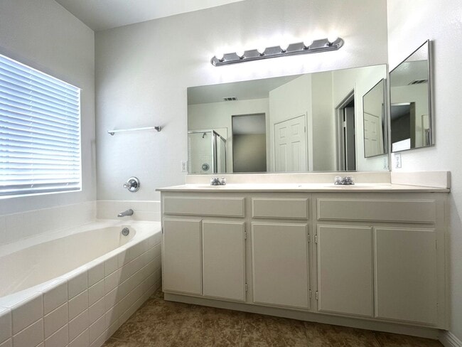Photo - 5 bed, 2 bath located in Victorville, CA