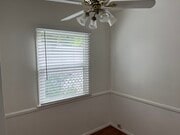 Photo - 511 Broadway St