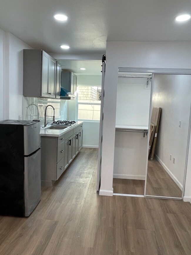 Photo - 4063 Lincoln Ave Unit E