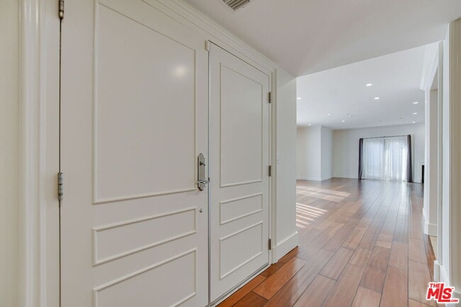 Photo - 918 S Wooster St Unit 1