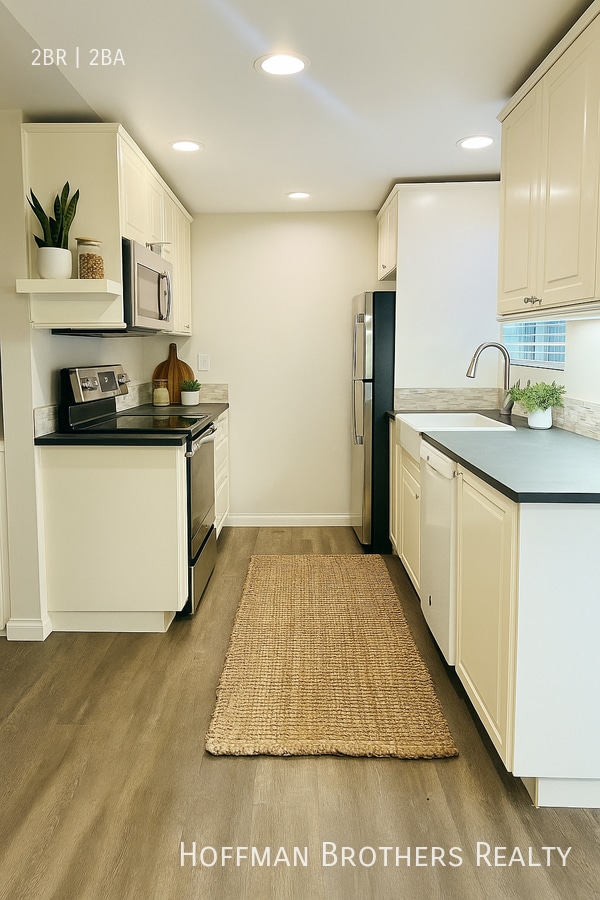 Photo - 2422 Graham Ave Unit 114