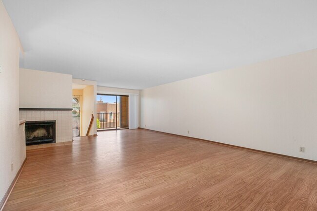 Photo - 801 Kalpati Cir