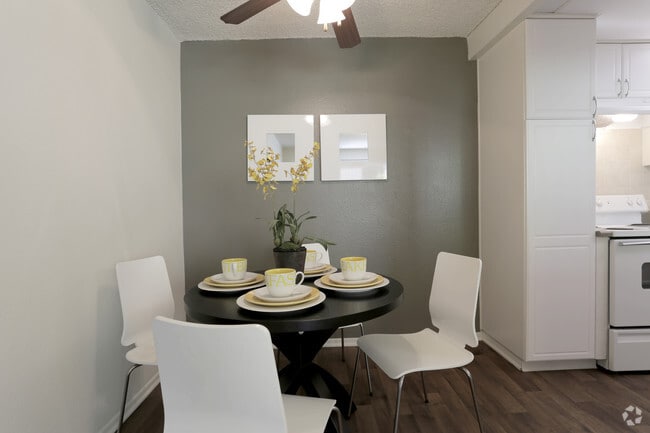 Dining Room - The Breakwater