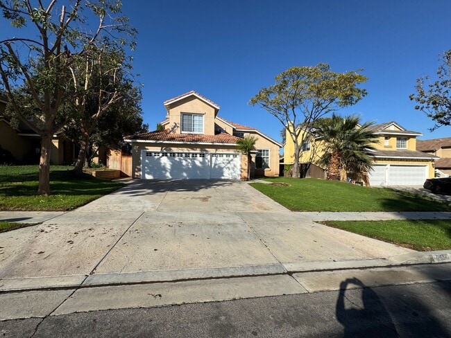 Photo - 4 bed 3 full bath house with 3 car garage in Corona for lease