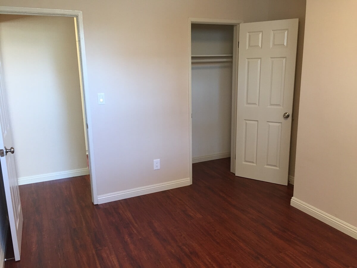 bedroom - 2308 Clark Ln Apartments