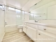 Photo - 3337 S Canfield Ave Unit 207