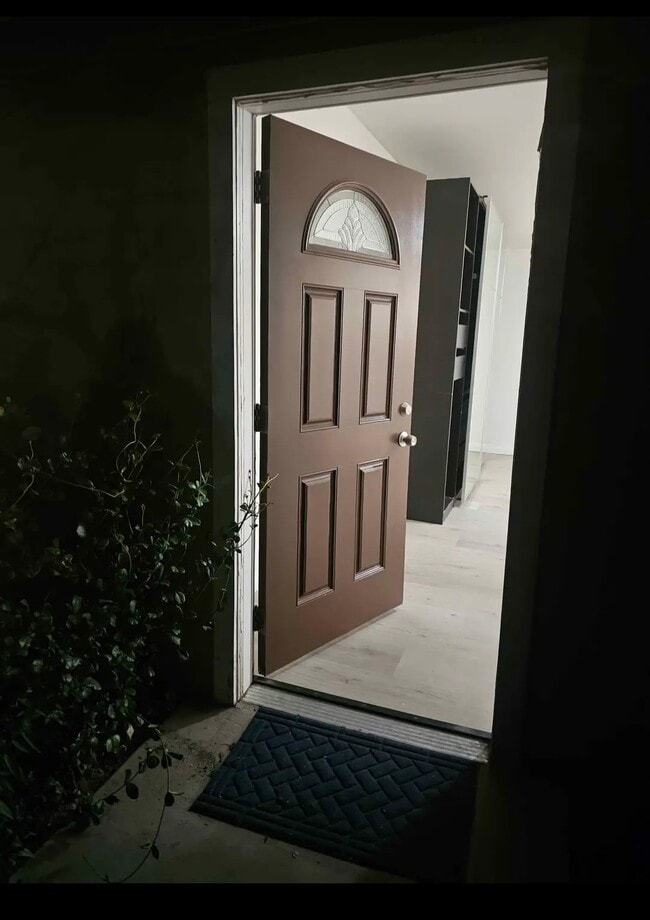 Building Photo - 417 Jansu Pl Unit Cal Poly Area Studio