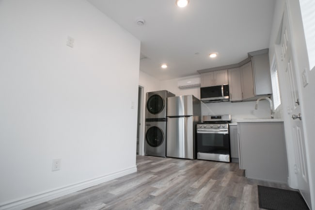 Photo - 1602 La Golondrina Ave