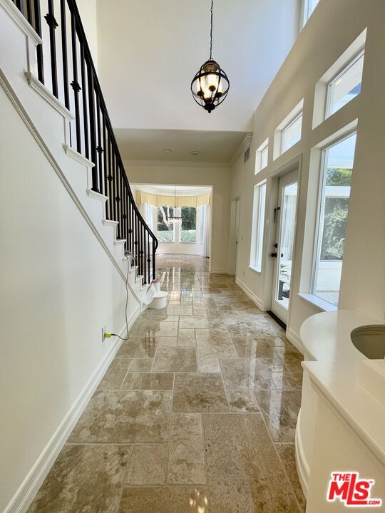 Photo - 991 Deerhill Rd