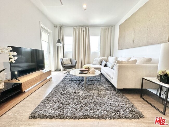 Photo - 11405 Chandler Blvd Unit 403