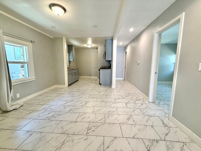 Photo - Charming 2 bedroom 1 bathroom house in Thousand Oaks!