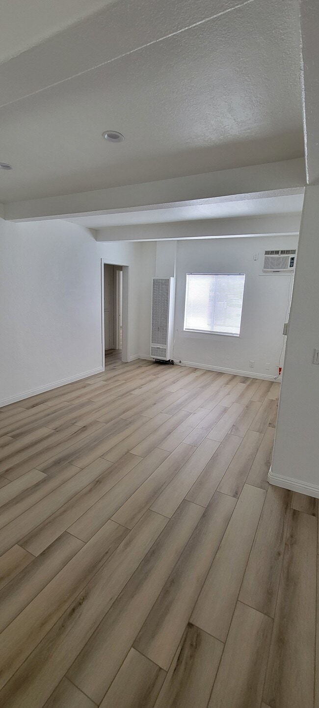 Photo - 5230 Ithaca Ave