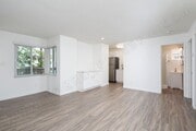 Photo - *OPEN HOUSE: 10/1 11:30AM-1PM* Gorgeous 2B... Unit 05