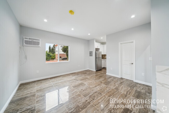 Building Photo - 1267 Vin Scully Ave Unit 30 Rental