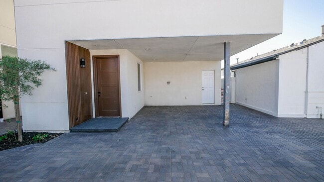 Photo - 5535-5539 Potomac St. Unit 5537