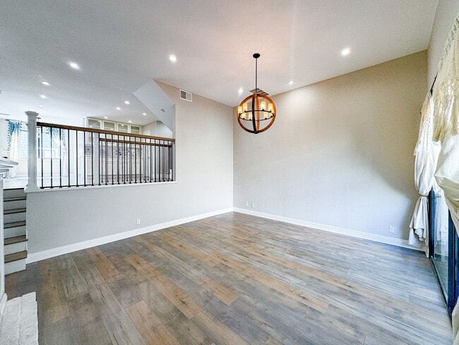 Photo - Gorgeous Townhouse w/Upgrades Galore close to Beach+Canals w/Laundry+Garage+Pool
