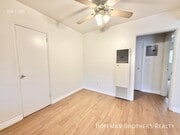 Photo - 4860 Van Noord Ave