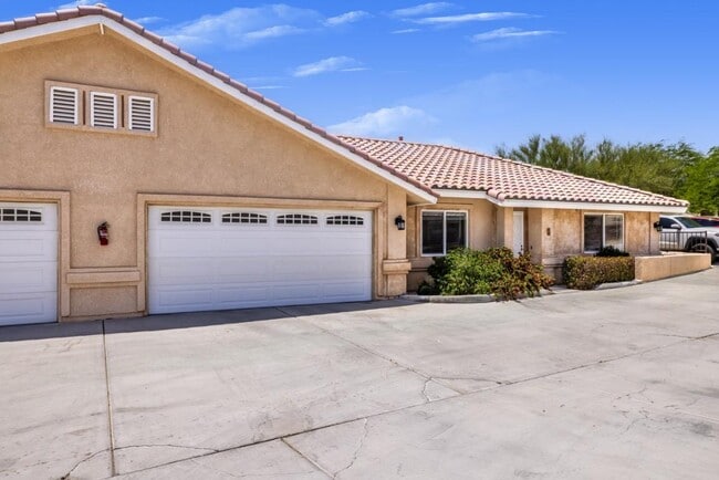 Photo - 16201 Viho Rd