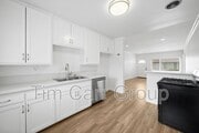 Photo - 1503 Clay St