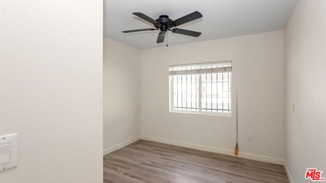 Photo - 601 W 49th St