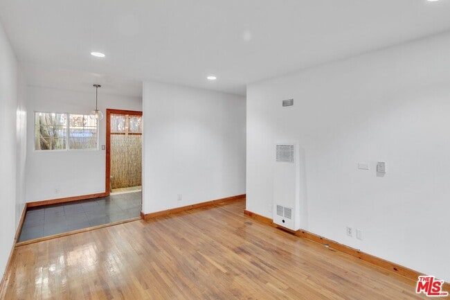 Photo - 1405 Ocean Park Blvd Unit B