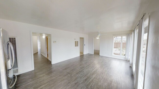 Photo - 8BD/3BA, Large Yard w/ Turf!