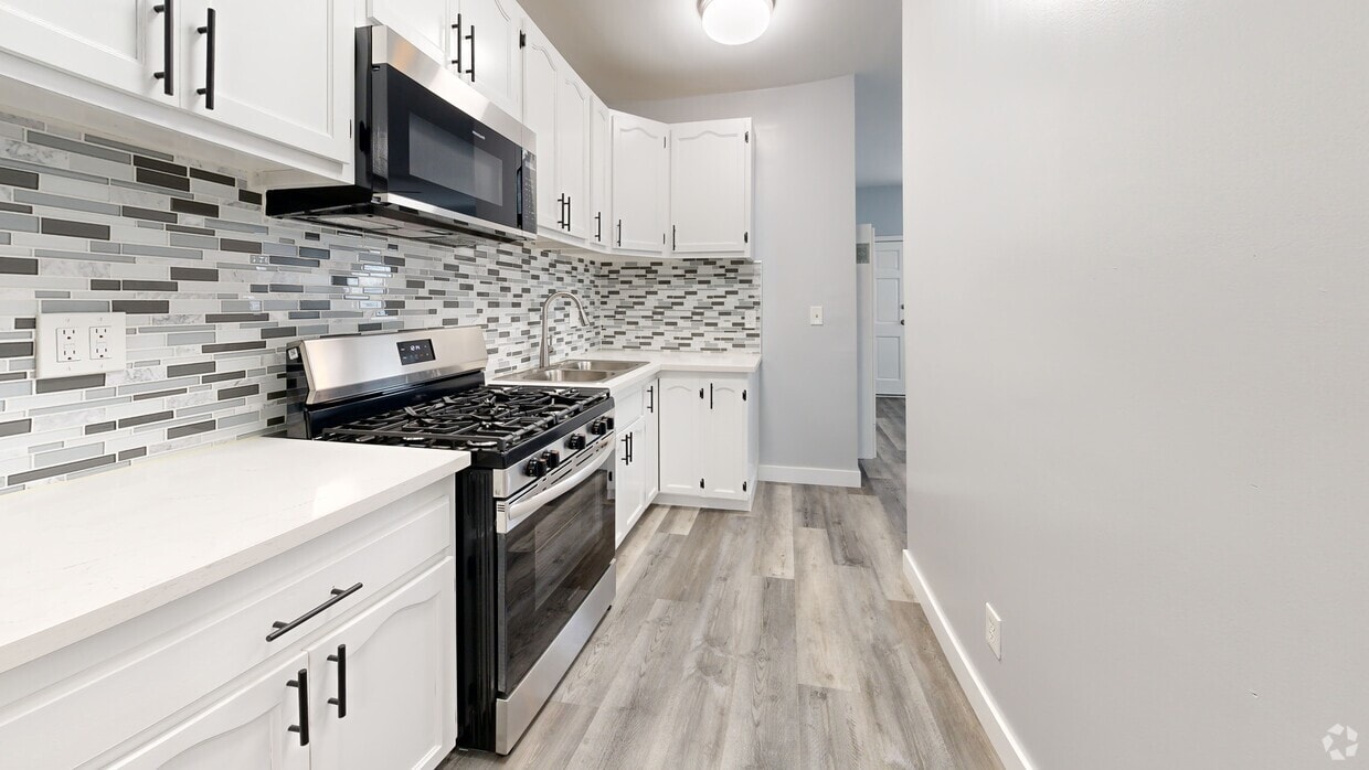 3D Tour - 1032-1036 S Normandie Ave