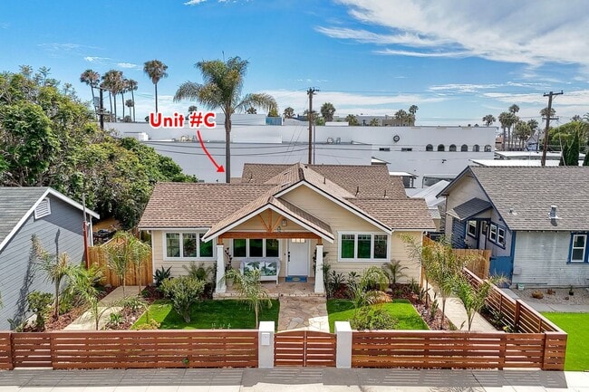 Building Photo - 409 N Ditmar St Unit C