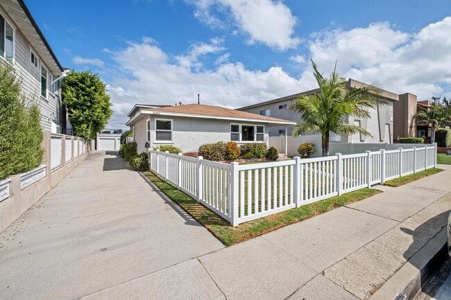 Photo - 2211 Nelson Ave Unit A