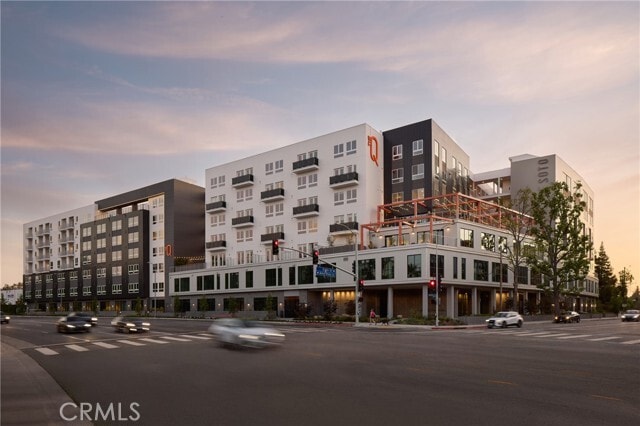 Building Photo - 21010 Erwin St Unit 374