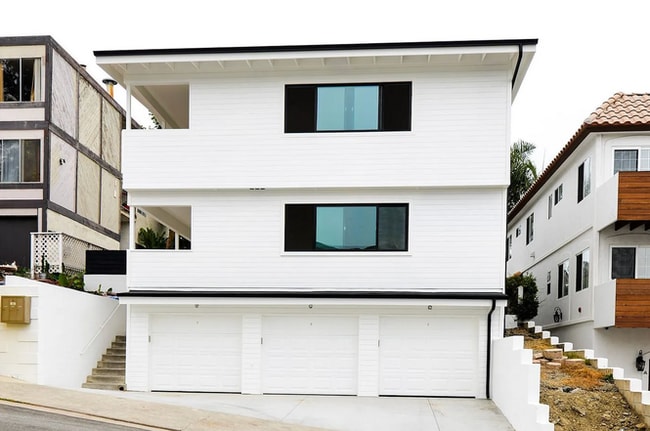 Building Photo - 223 Avenida de la Grulla Unit A