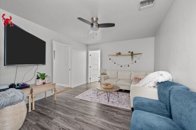 Photo - 5168 Tipton St