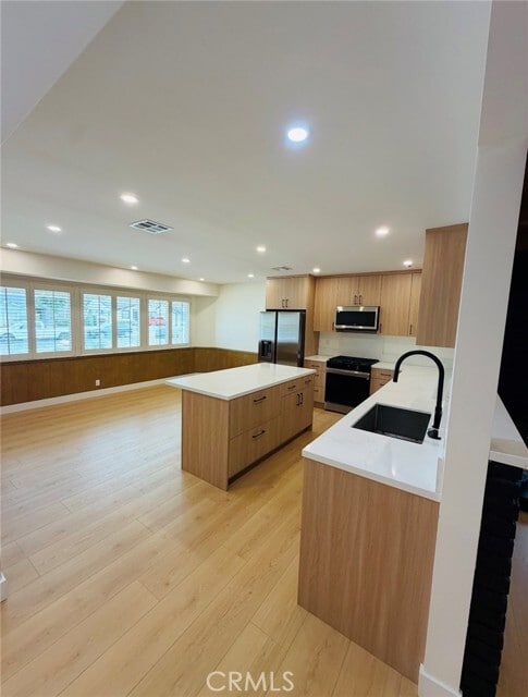 Building Photo - 10024 Norwich Ave