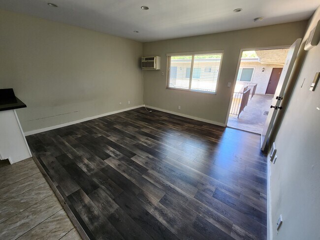 Photo - 14603 Delano St Unit DELANO