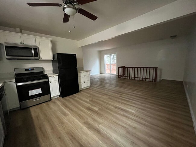 Building Photo - 3205-3207 42nd St. Unit 3205 42nd St.