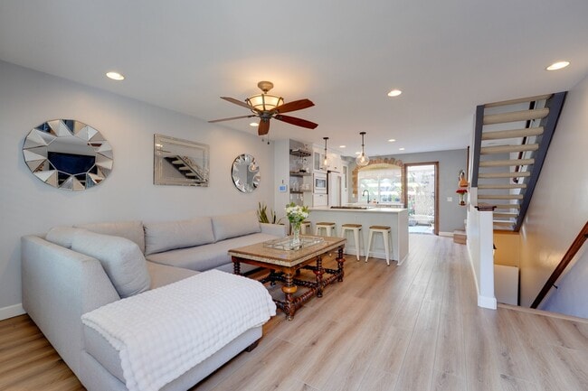 Building Photo - 8490 Via Sonoma