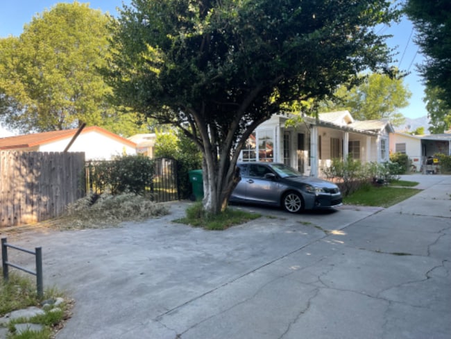 Photo - 719 W Longden Ave