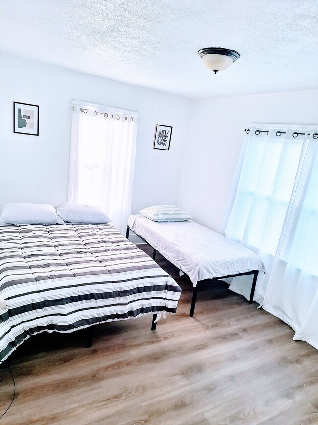 Photo - 2016 W 54th St Unit 2016
