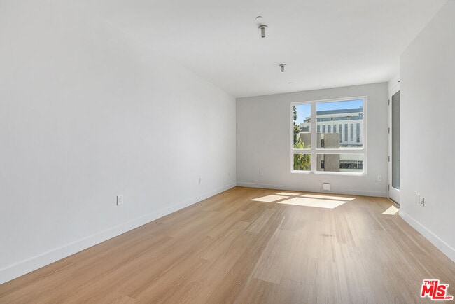 Photo - 10601 Washington Blvd Unit 405